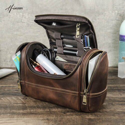 Accessoire de voyage : trousse de toilette en cuir Accessoire de voyage : trousse de toilette en cuir, vue principale