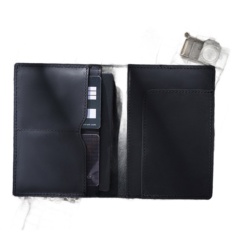 Porte passeport en cuir de vache vintage, accessoire de voyage, vue de face