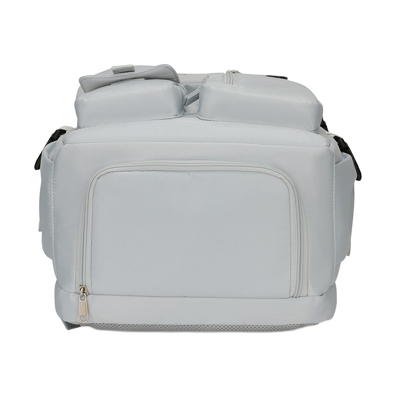Sac à dos cabine étanche à poches multiples, usage extérieur, vue de trois quarts